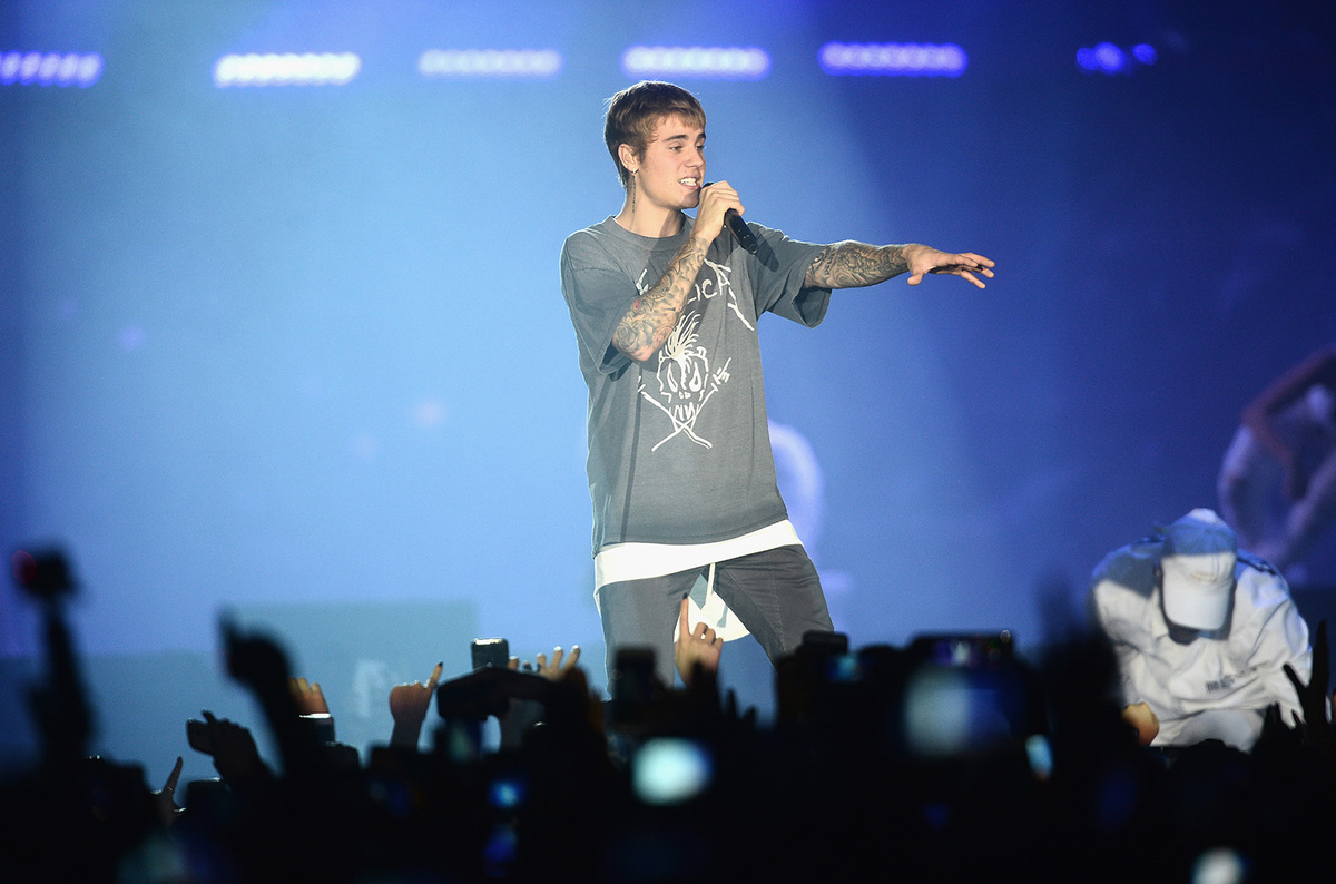 Justin Bieber dalam sebuah aksi panggung